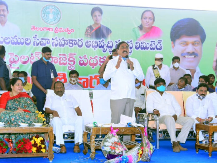 errabelli dayakar rao, mini dairy scheme, telangana, sc and st, narsampet, minister errabelli, errabelli, మంత్రి ఎర్ర‌బెల్లి, ఎర్ర‌బెల్లి ద‌యాక‌ర్ రావు, మినీ పాడి పరిశ్రమ, తెలంగాణ