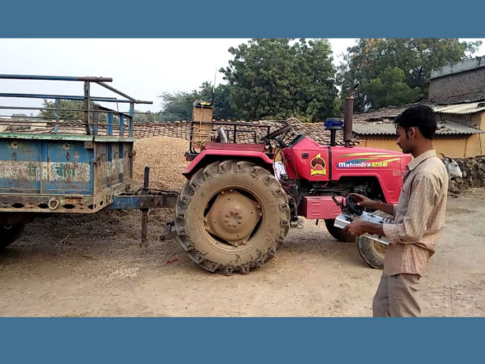 driver, tractor, motor, farmer son, డ్రైవర్‌, ట్రాక్టర్,